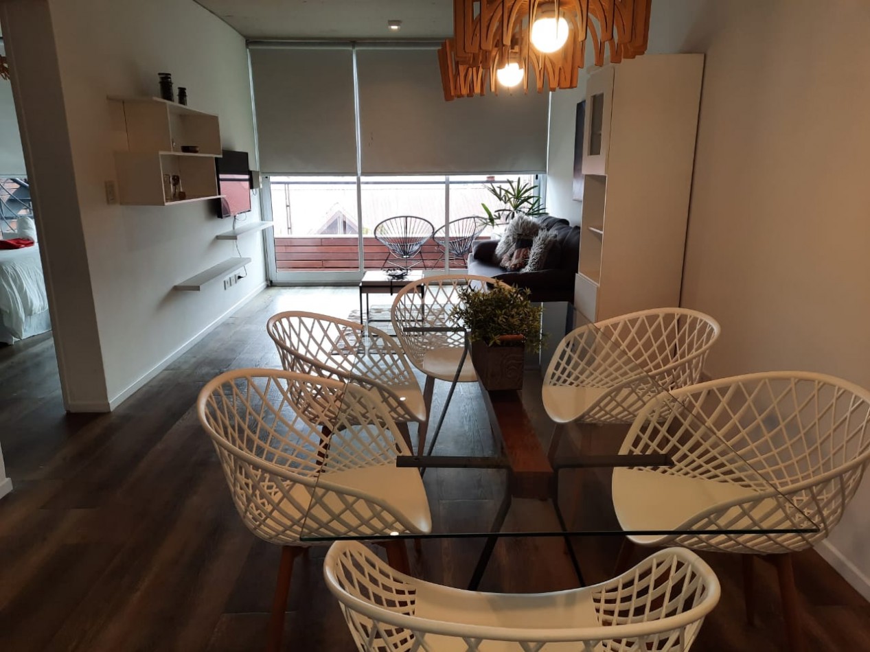Departamento de 3 ambientes con cochera y baulera.